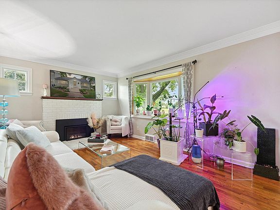 5th image of 37 Woodrow Ave S