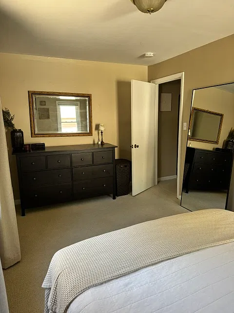 3 bed, 1035 sqft, $2,100 — Photo 1