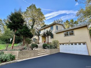 8 Briarfield Drive, Great Neck, NY 11020