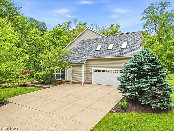 3rd image of 815 Centerville Trl