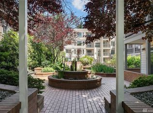 2152 N 112th St UNIT 102, Seattle, WA 98133