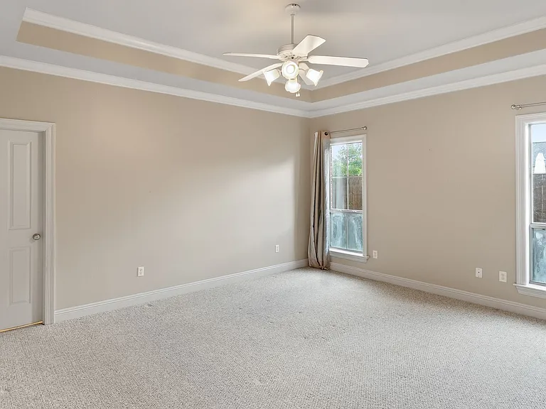 10741 Hillmont Ave — Photo 8