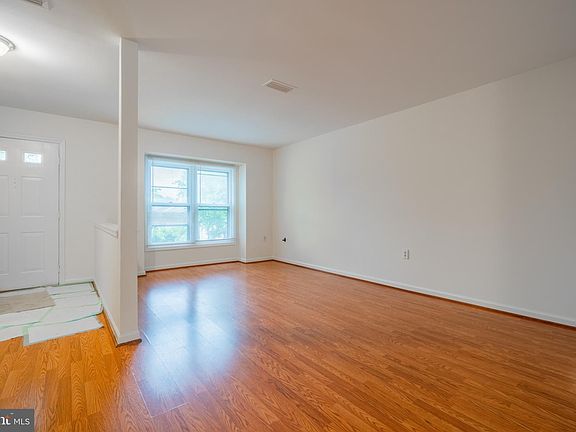 5th image of 14167 Royal Oak Ln
