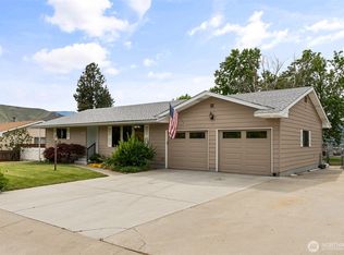 60 N Green Pl, East Wenatchee, WA 98802