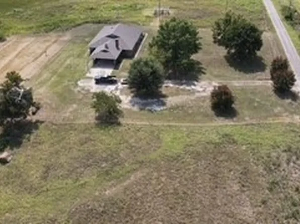 814 Sanders Rd, Whitesboro, TX 76273
