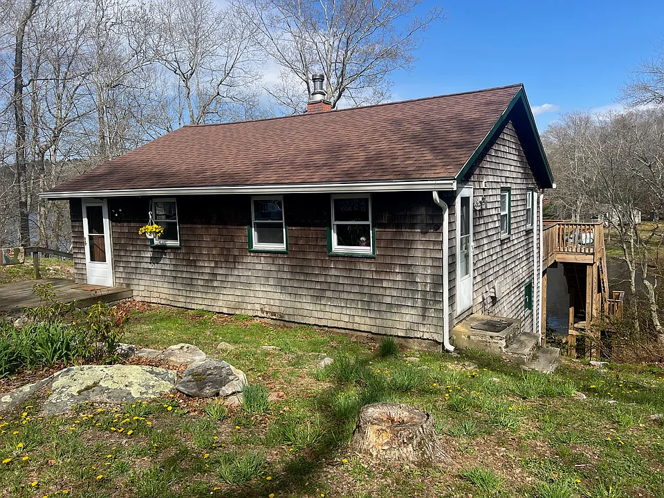 389C Wyassup Rd