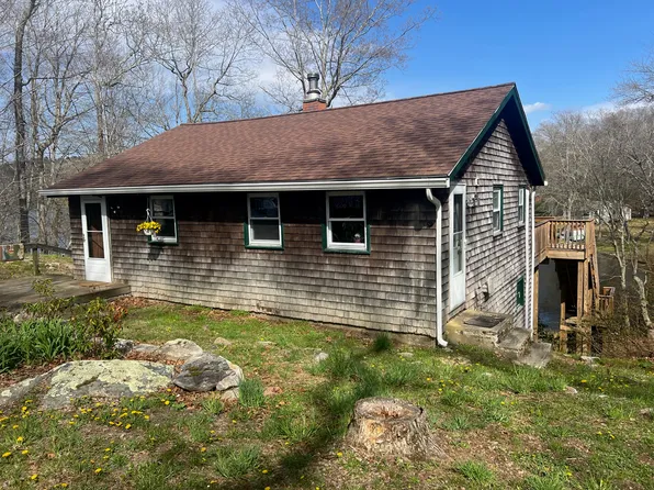 389C Wyassup Rd, North Stonington, CT 06359