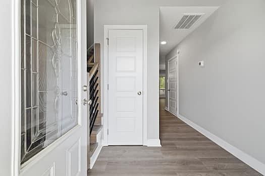 4th image of 1592 Malone Way