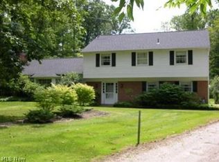 8021 Thornapple Dr, Novelty, OH 44072