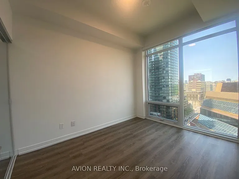 771 Yonge St #1205 — Photo 5