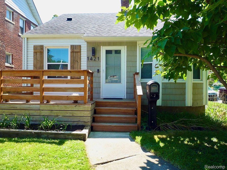 1st image of 1421 Catalpa Dr