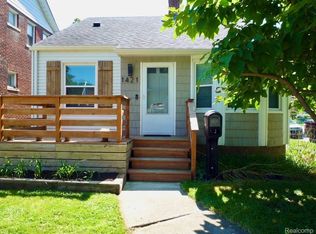 1421 Catalpa Dr, Royal Oak, MI 48067