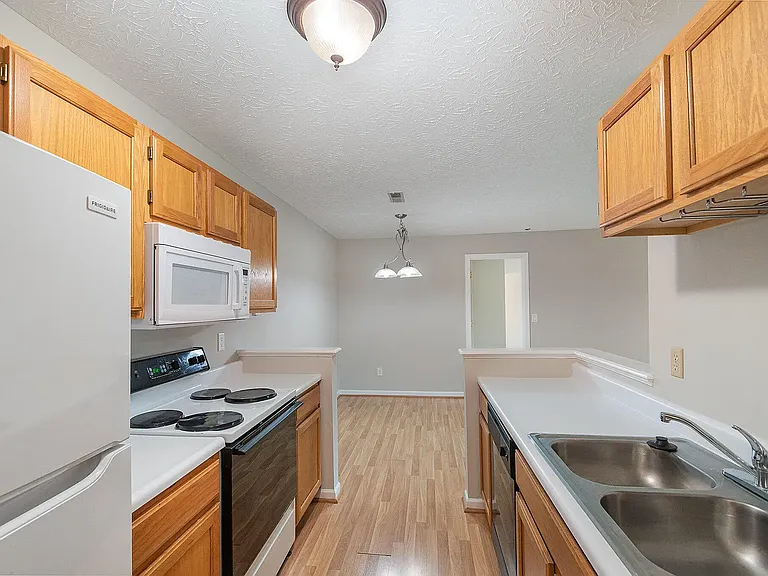 6a_Kitchen and dining