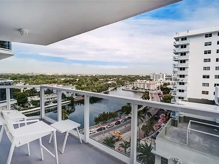 2401 Collins Ave #1410 — Photo 11