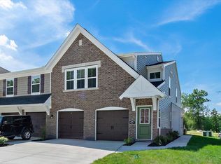 5883 Parkview Ln #90305, Milford, OH 45150