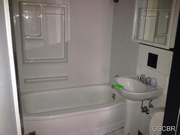 5th image of 2200 Terrace Pl