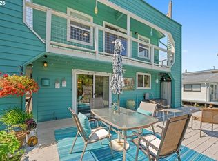 414 N Tomahawk Island Dr, Portland, OR 97217