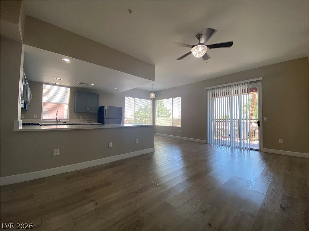 2 bed, 2.0 bath, 1198 sqft, $1,695 — Photo 3