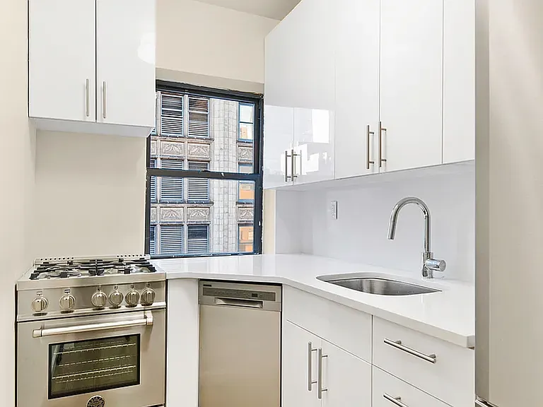 121 Madison Ave #PHC — Photo 3