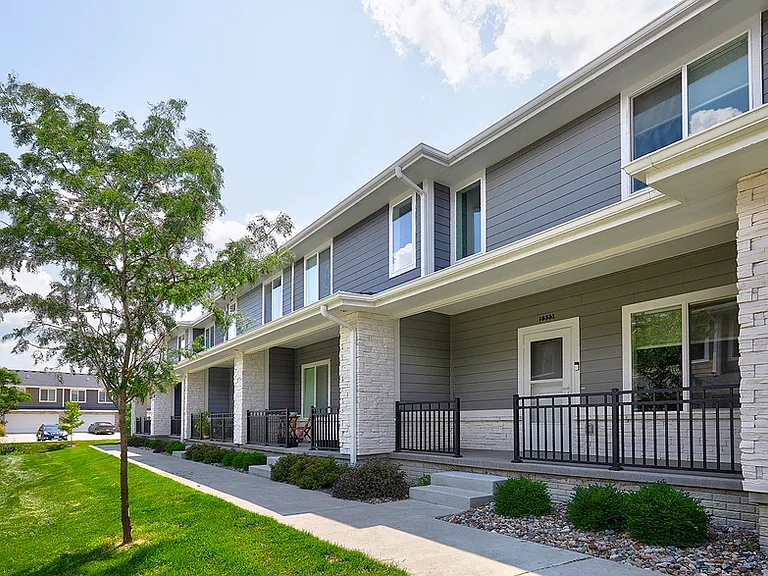 2342 SE Parkview Crossing Dr #1 — Photo 1