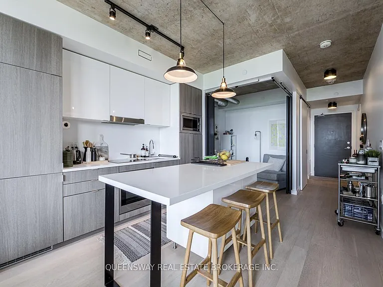 21 Lawren Harris Sq #812 — Photo 13