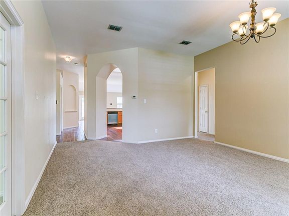2nd image of 10808 Robincreek Ln