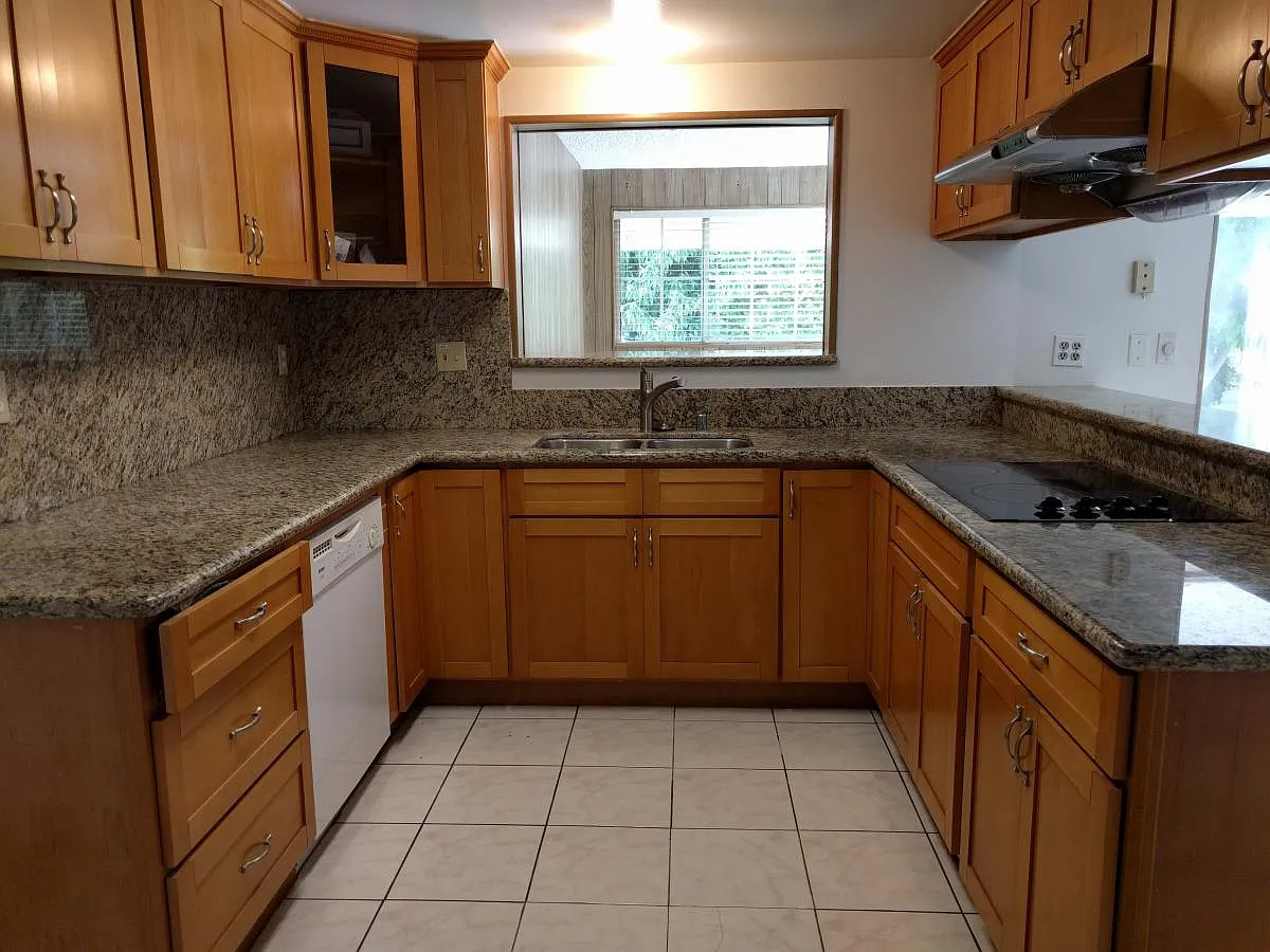 4 bed, 1753 sqft, $4,500 — Photo 2