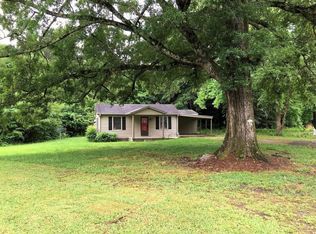 1096 S Feemster Lake Rd, Tupelo, MS 38804