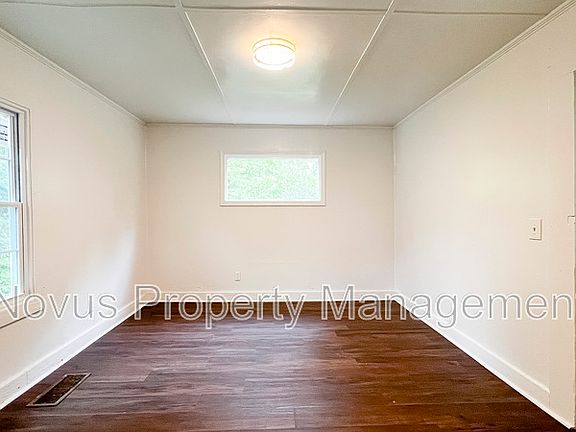 2nd image of 135 W Atlanta St