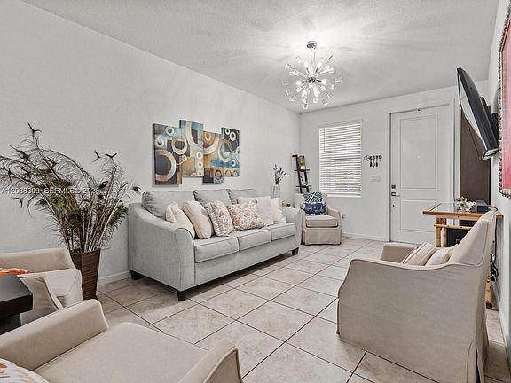 5th image of 1386 SE 23rd Ter