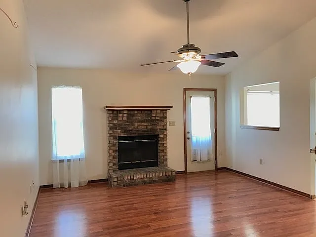 2986 Windsor Cir — Photo 2