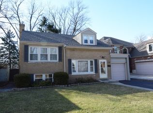 558 S Hillcrest Ave, Elmhurst, IL 60126