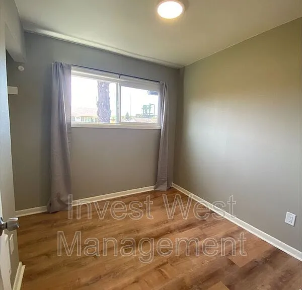224 Cypress St — Photo 11