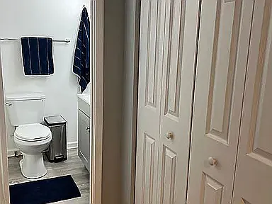 450 Greenbrier Ct #450 — Photo 4