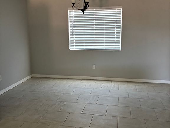 3rd image of 786 Vista Grande Dr