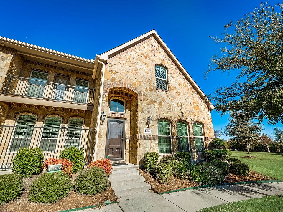 8600 Whitehead St _ 01.jpg