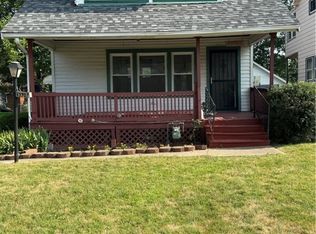 13707 S Parkway Dr, Garfield Heights, OH