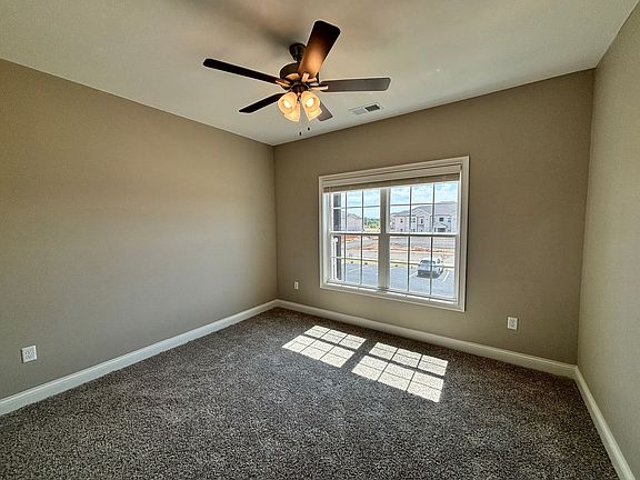 5th image of 320 Hillview Mills Blvd #121