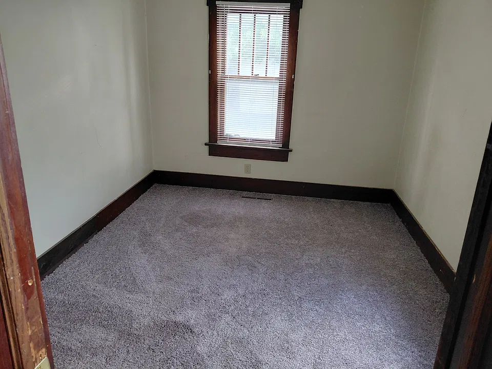 516 W 11th Ave