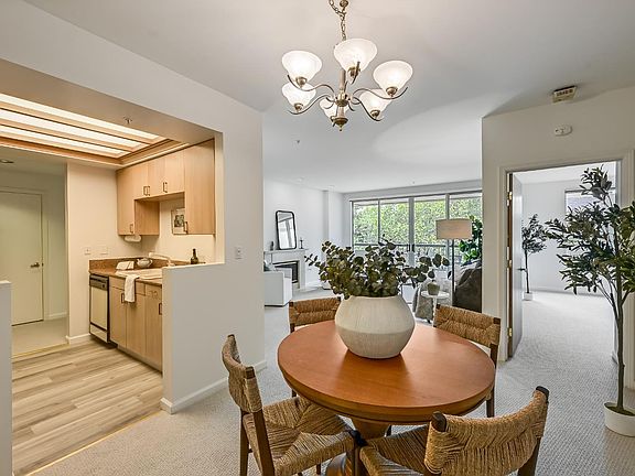2nd image of 600 Deer Valley Road #2P