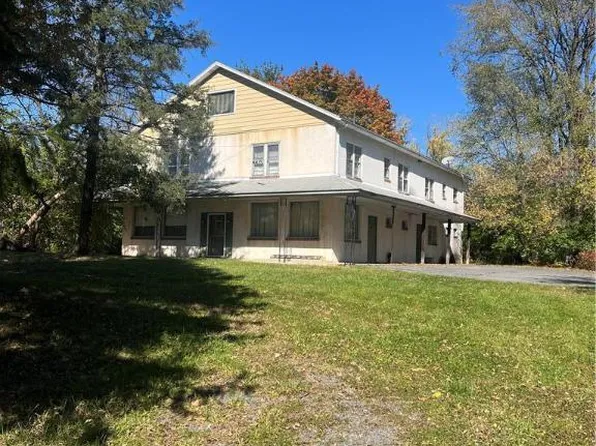 403 N Walnut St, Bath, PA 18014