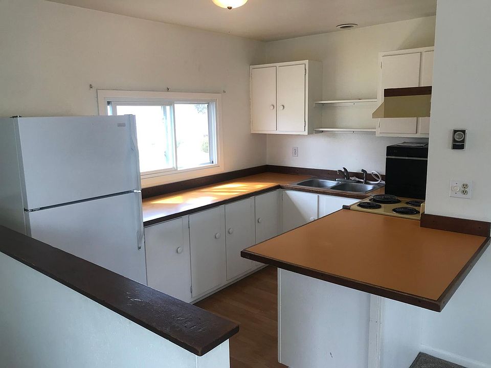 2nd image of 303 S 11th Ave #2B-2BA-900SQFT