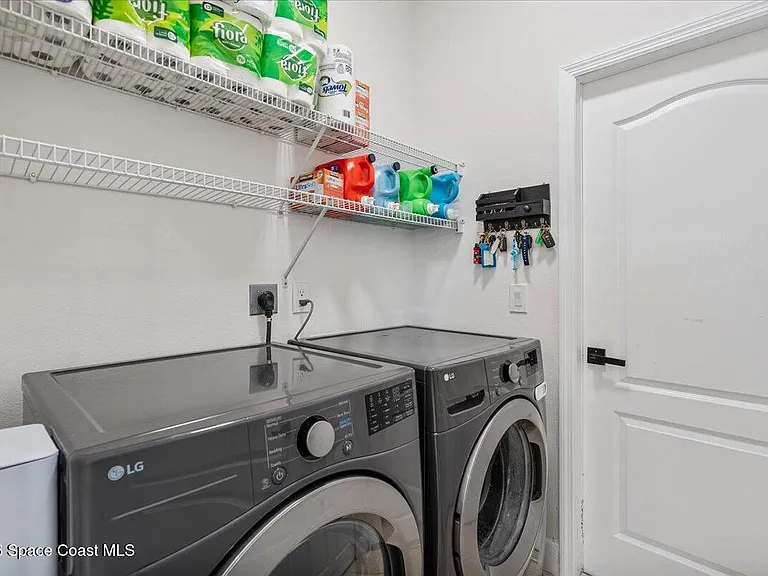 356 Olster St SW — Photo 36