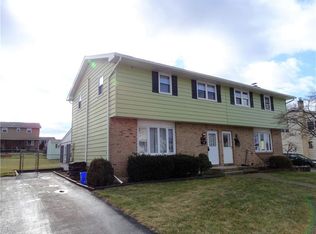 100 Meadow Ln, Northampton, PA 18067