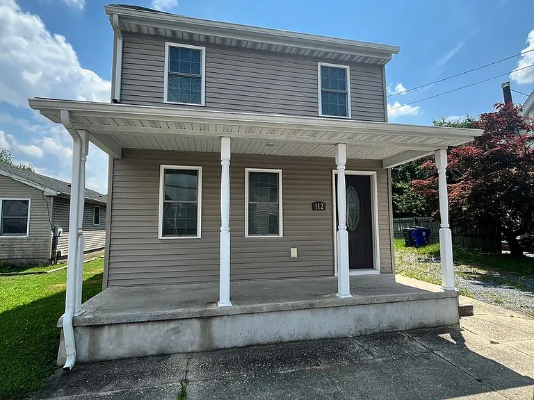 112 E Main St — Photo 2