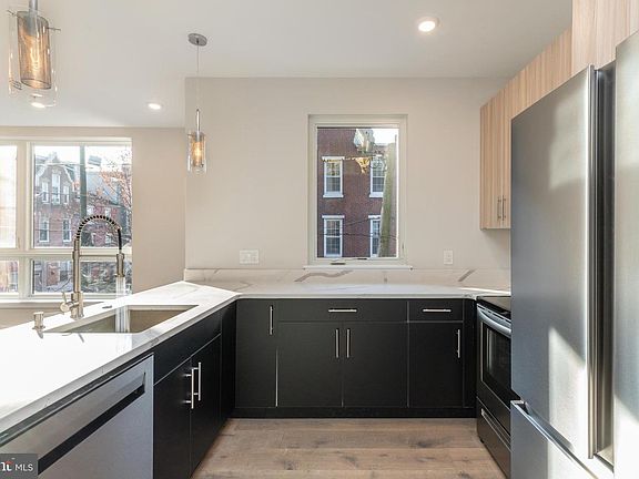 5th image of 920 N 15th St #2