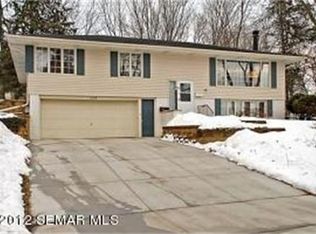 1422 20th St NW, Rochester, MN 55901