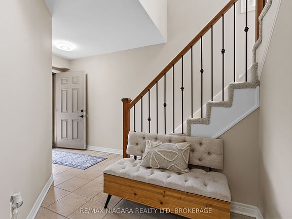 3rd image of 8511 Jennifer Cres