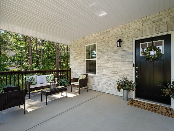 2nd image of 10 Mitchell Ridge Dr