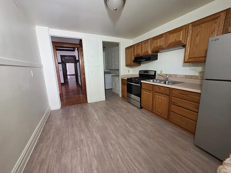 824 Columbus St #4 — Photo 24